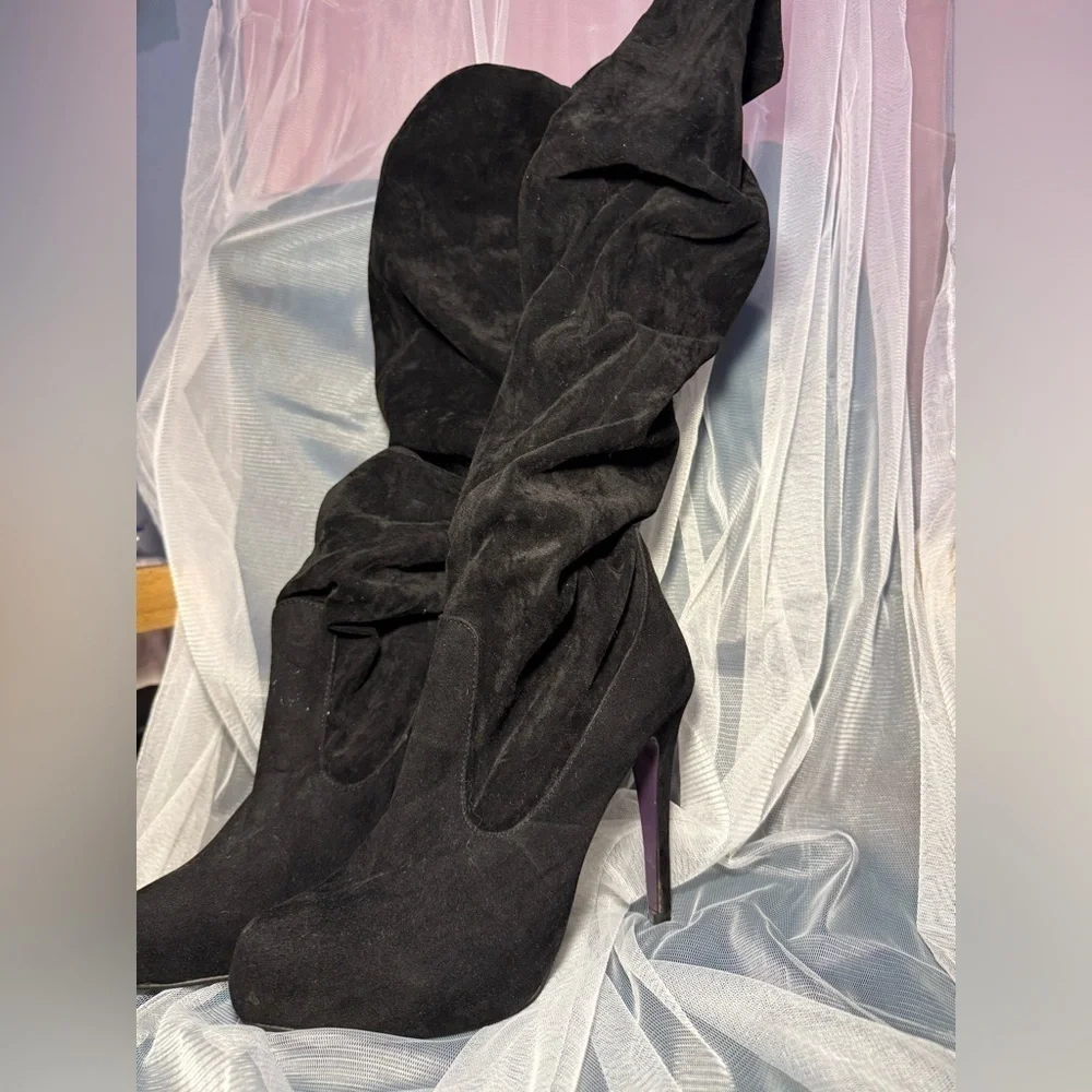 Black Slouchy Over the Knee Boots with High Heel and Suede Texture, size 8